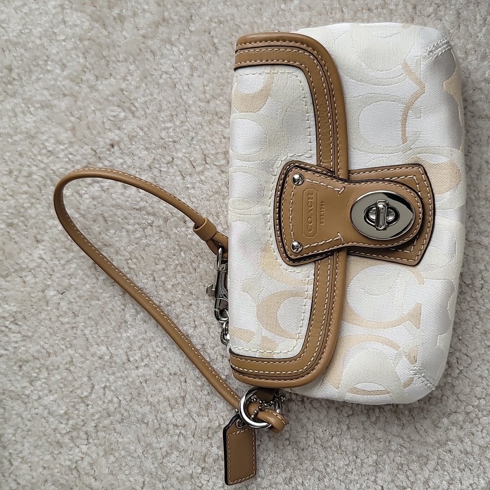 Coach Wristlet bag